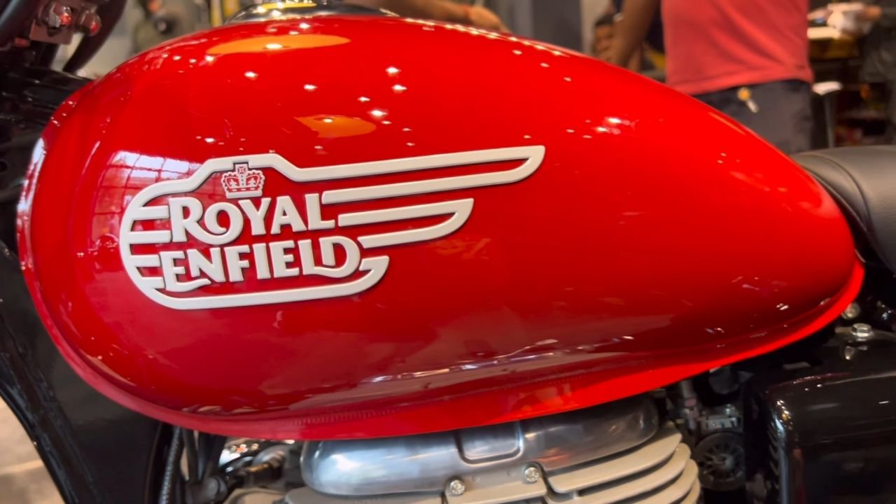 अब 30,000 में लाएं ! Royal Enfield की सबसे बेहतरीन बाइक.... जानें कीमत और EMI डिटेल