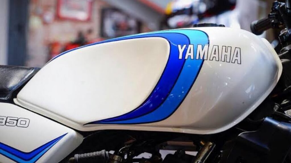 इस दिवाली लाए ! Yamaha RD350 बाइक अब सिर्फ 22,000 रुपए देकर, मचा रही धूम.... जानें पूरी डिटेल
