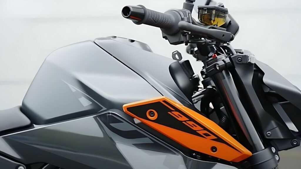 Yamaha का खेल खत्म ! आ गई नई KTM 990 Duke, देखते ही कहेंगे " क्या शानदार बाइक है यार... जानें कीमत