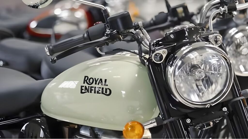 खरीदना और भी आसान ! सिर्फ 6,866 की किस्त पर लाए Royal Enfield Classic 350… जानें कीमत